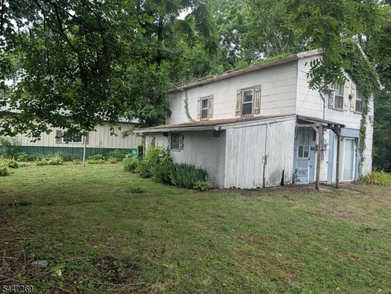 141 4Th St, Belvidere Twp., NJ 07823